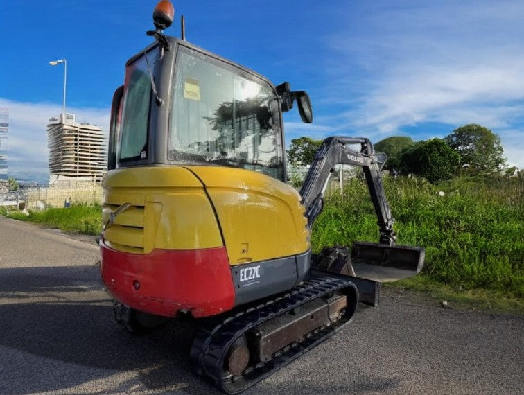 VOLVO EC27C 2.8T MINI EXCAVATOR