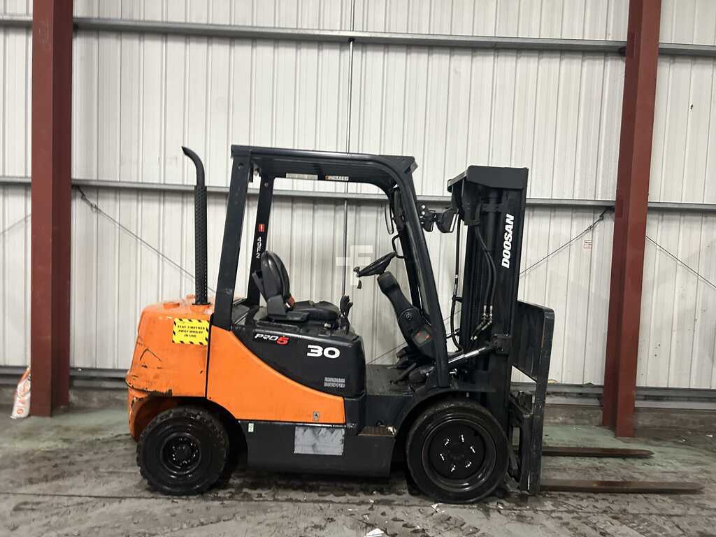 2013 DOOSAN D30S-5 DIESEL FORKLIFT – 3,000KG CAPACITY – TRIPLEX MAST