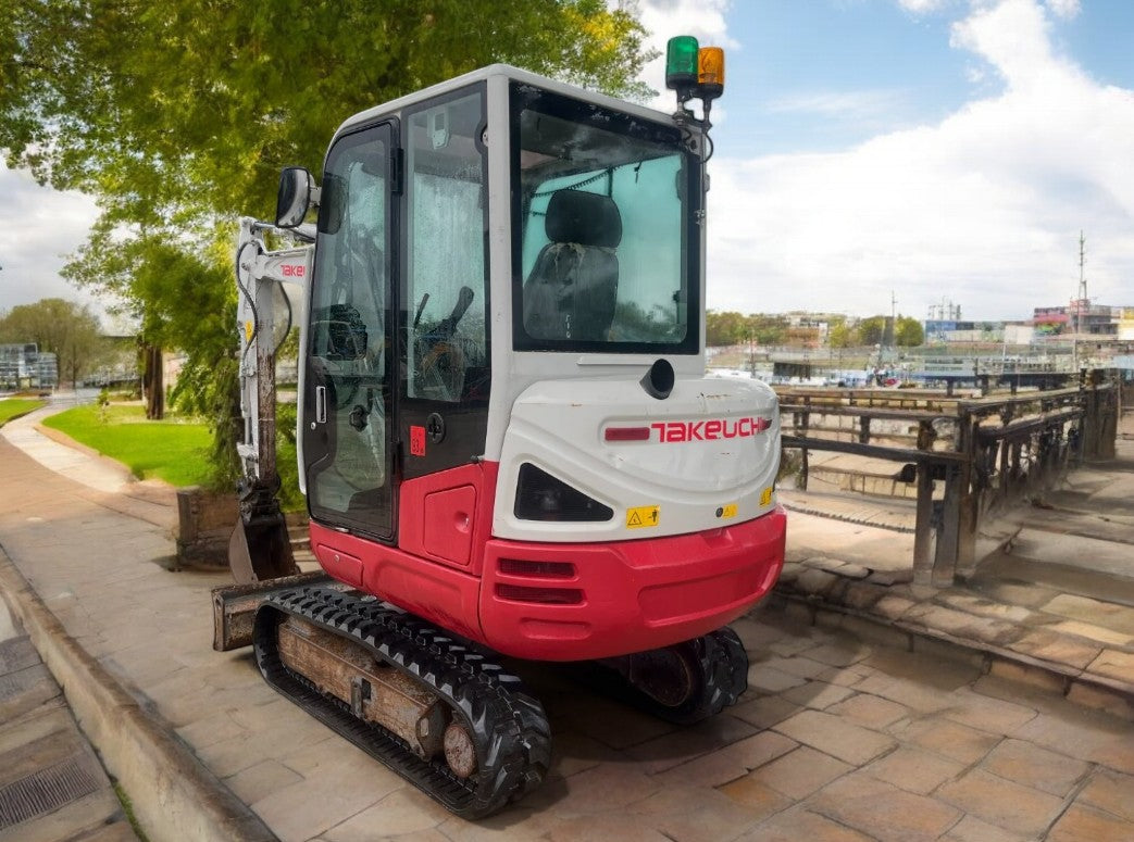 2018 TAKEUCHI TB230 2.8 TONNE EXCAVATOR