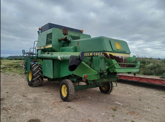 JOHN DEERE 1085 COMBINE HARVESTER