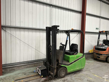 **(INCLUDES CHARGER)** CESAB C3E150 ELECTRIC 3-WHEEL FORKLIFT (2006)