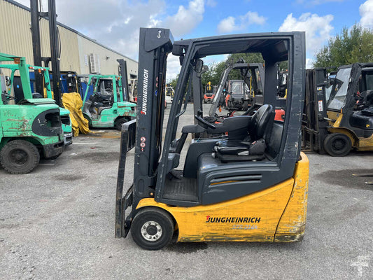 2014 JUNGHEINRICH ELECTRIC 3-WHEEL FORKLIFT EFG216K**(INCLUDES CHARGER)**