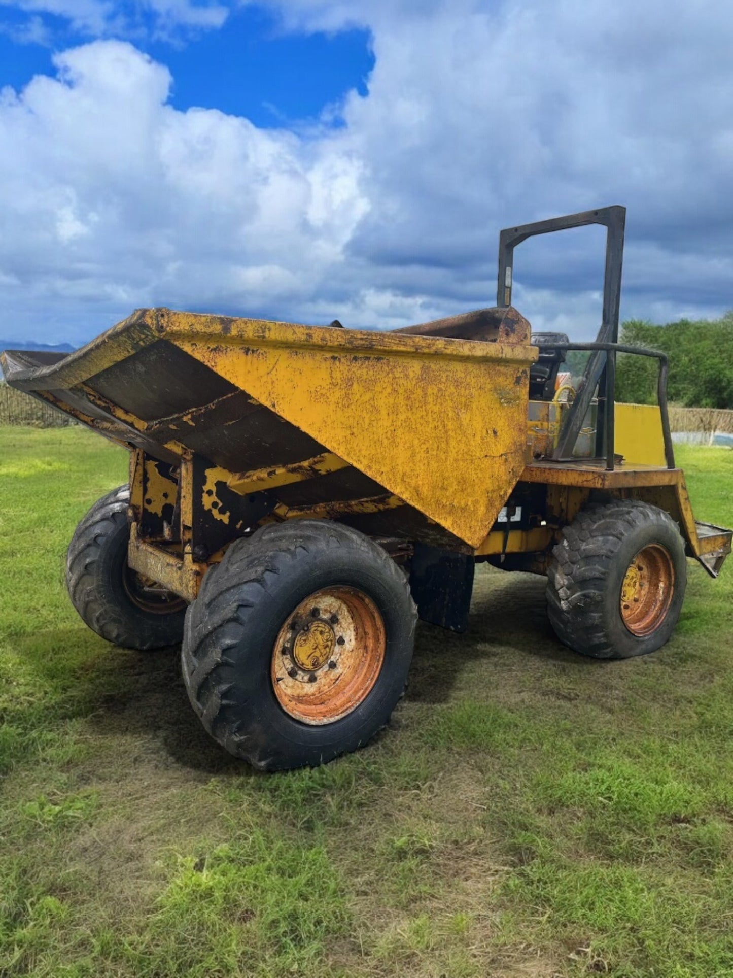 WINGET 6-TON DUMPER – 4WD, STRAIGHT SKIP, PERKINS ENGINE