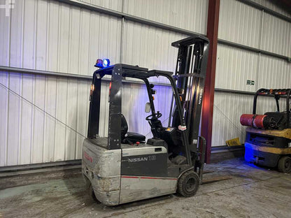 **(INCLUDES CHARGER)** 2013 NISSAN AG1N1L18Q ELECTRIC 3-WHEEL FORKLIFT – 1,800 KG CAPACITY