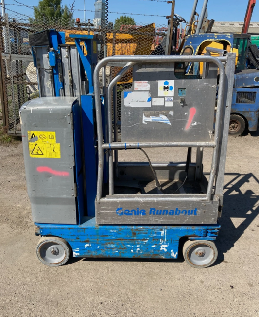 2010 GENIE GR 15 / 12 GS 1932 SCISSOR LIFT (2010)
