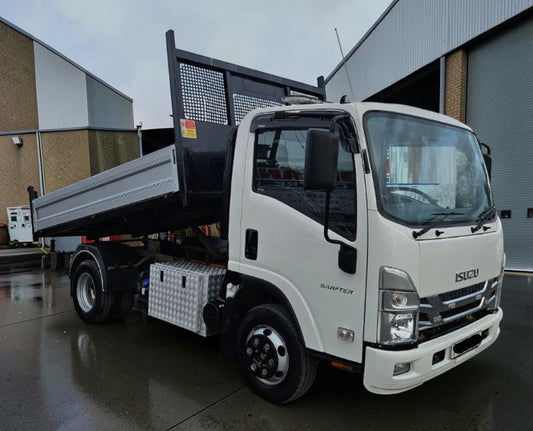 **(ONLY 35K MILEAGE)** 2023 ISUZU TRUCKS GRAFTER N35.150 3.0 DIESEL WHITE >>--NO VAT ON HAMMER--<<