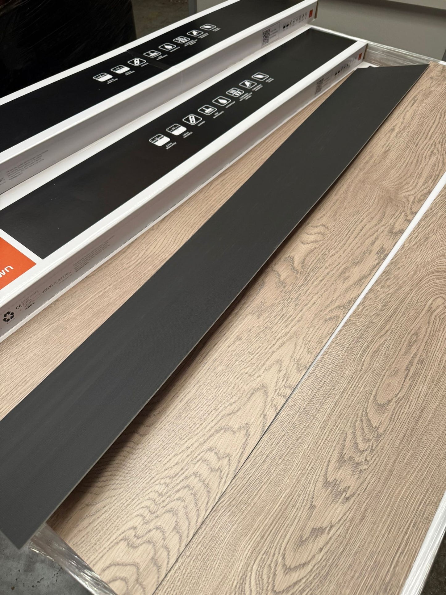 10 X BOXES OF KARNDEAN LVT FLOORING BUDELI 47.69M2 RRP£1335