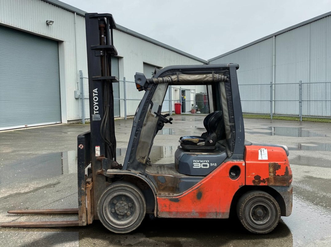 2014 TOYOTA 02-8FDF30 DIESEL FORKLIFT