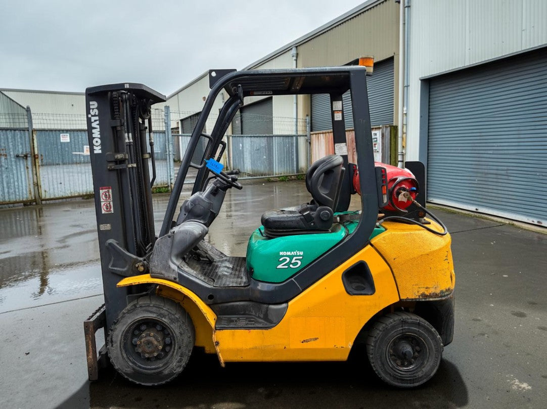 2005 KOMATSU FG25HT-16R LPG FORKLIFT