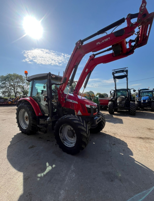 2019 MASSEY FERGUSON 5712S C/W LOADER