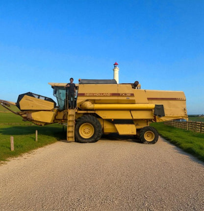 NEW HOLLAND TX32 COMBINE