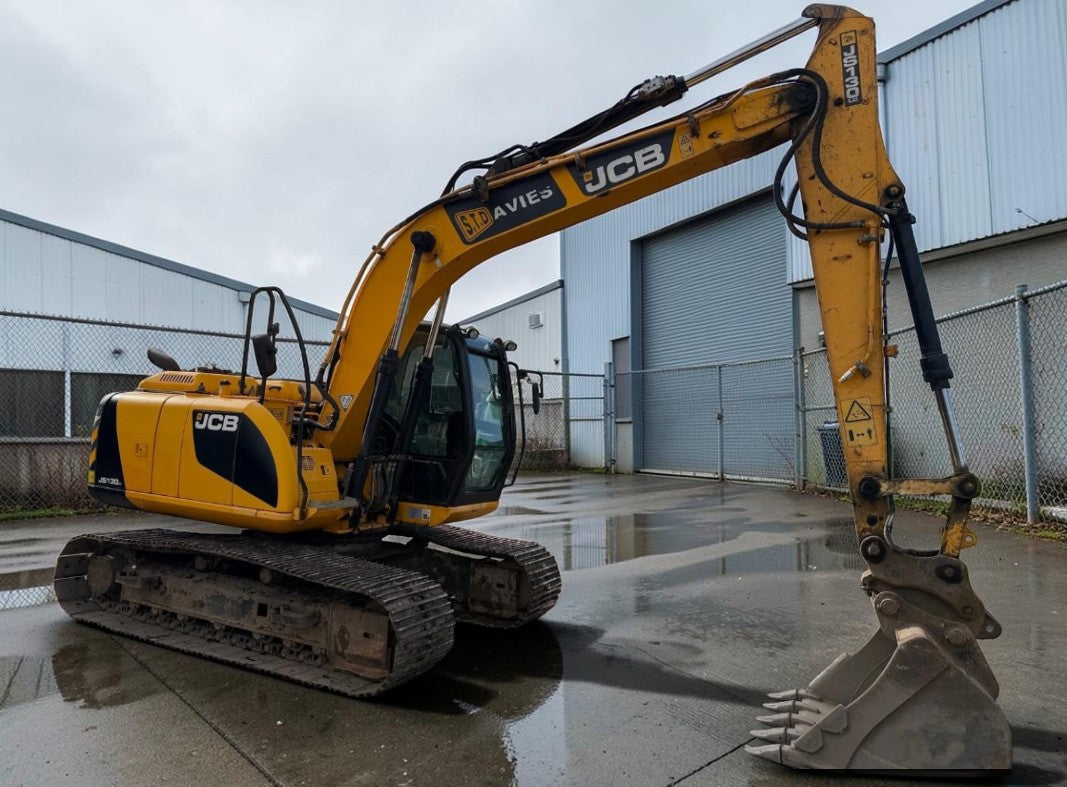 2014 JCB JS130 TRACKED EXCAVATOR 5,800 HOURS