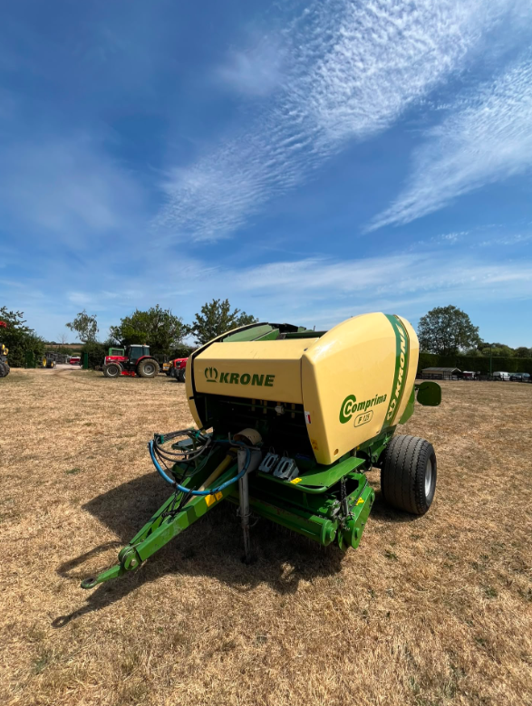 KRONE ROUND BALER F125
