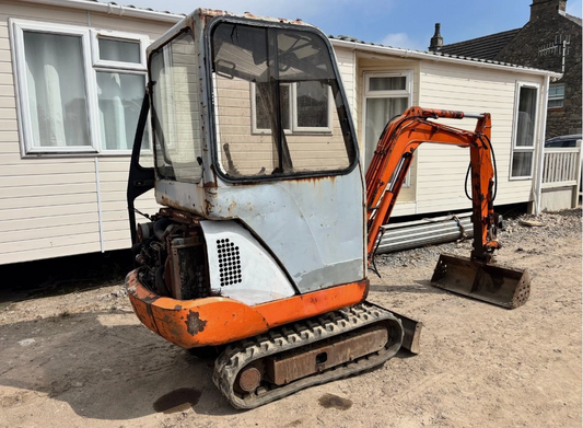 HITACHI EX1.5 MINI DIGGER