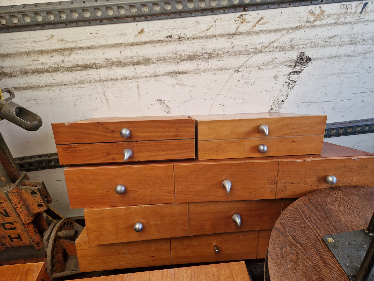 HOTEL ROOM CONTENTS IRONING BOARDS IRONS LIGHTS FURNITURE PALLETS