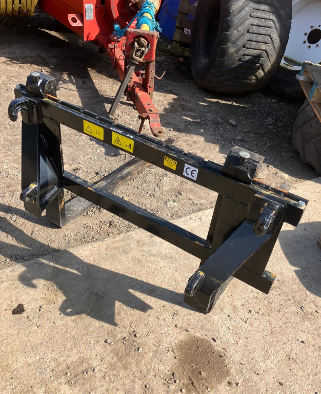 NEW PALLET FORKS ON EURO 8 BRACKETS