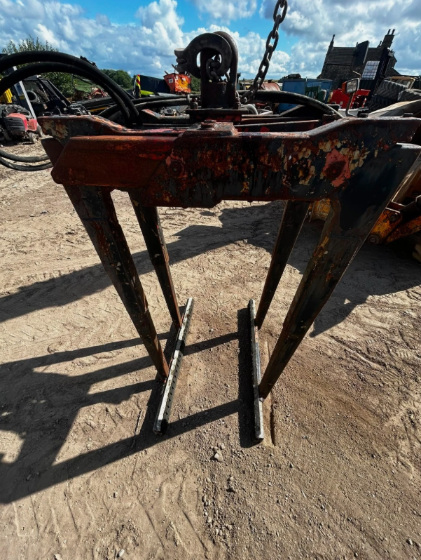 HYDRAULIC BRICK & BLOCK GRAB – HOOK-MOUNTED CRANE ATTACHMENT