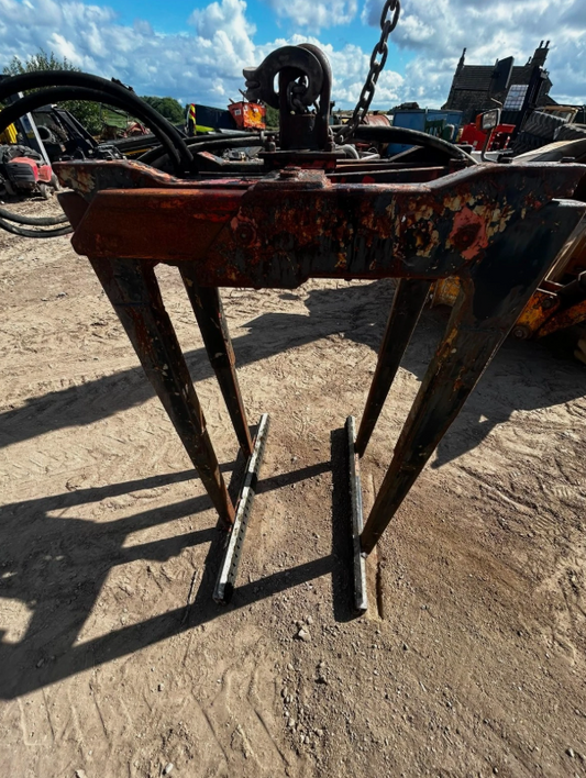 HYDRAULIC BRICK & BLOCK GRAB – HOOK-MOUNTED CRANE ATTACHMENT