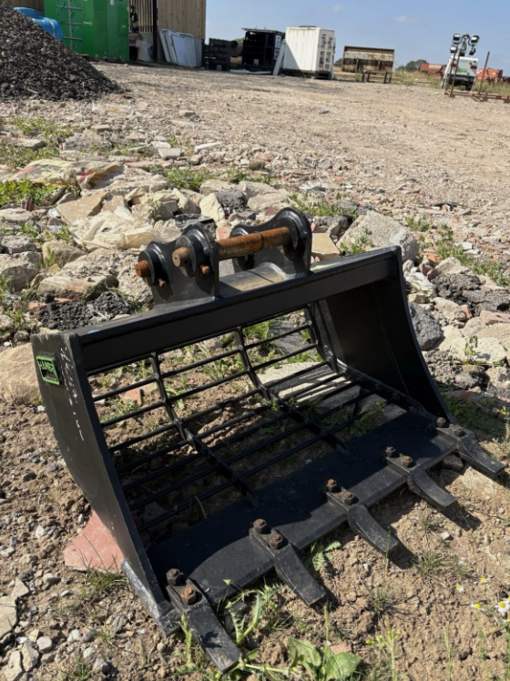 UNUSED HANER RIDDLE BUCKET – SUIT 3 TON DIGGER
