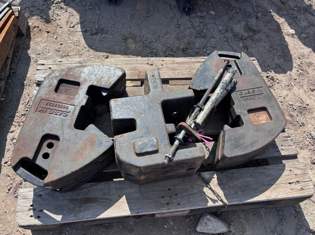 CASE INTERNATIONAL TRACTOR WEIGHTS & WEIGHT BLOCK WITH FRONT LINKAGE