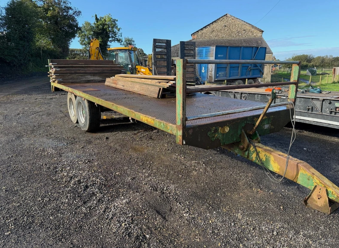 25FT FRASER TANDEM AXLE FLAT BALE TRACTOR TRAILER