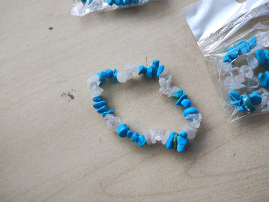 BLUE HOWLITE AND CLEAR QUARTZ CRYSTAL CHIP BRACELET JOB LOT OF 10 BRAND NEW