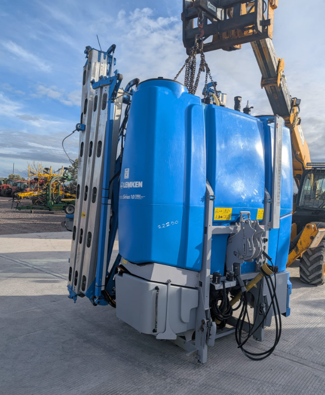 LEMKEN SPRAYER 10/1900