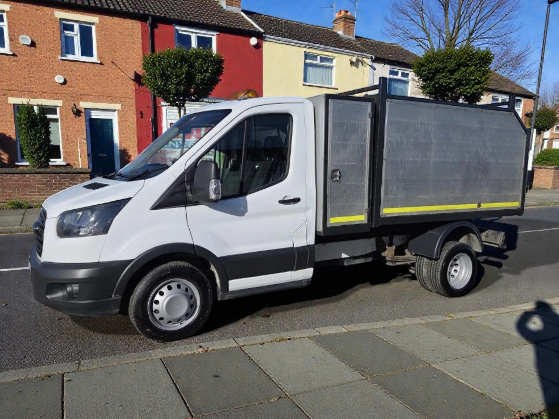 **(ONLY 119 K MILEAGE)** 2017 FORD TRANSIT 350 CHASSIS CAB DIESEL MANUAL 1995CC WHITE