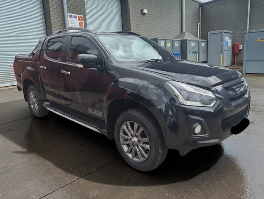 **(ONLY 120K MILEAGE)** 2019 ISUZU D-MAX BLADE AUTO 1898CC DIESEL AUTOMATIC >>--NO VAT ON HAMMER--<<