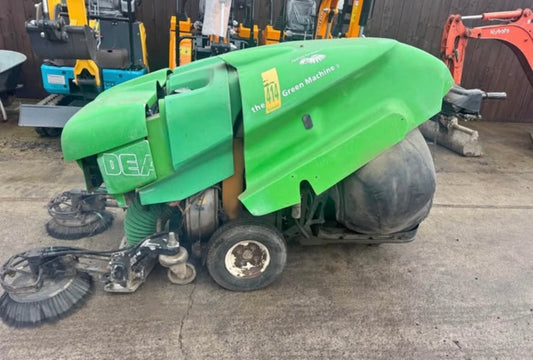 GREENMACHINE DIESEL ROAD SWEEPER – KUBOTA ENGINE – RUNS & WORKS WELL