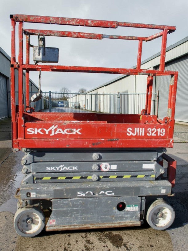 2014 SKYJACK SJ3219 SCISSOR LIFT ACCESS PLATFORM