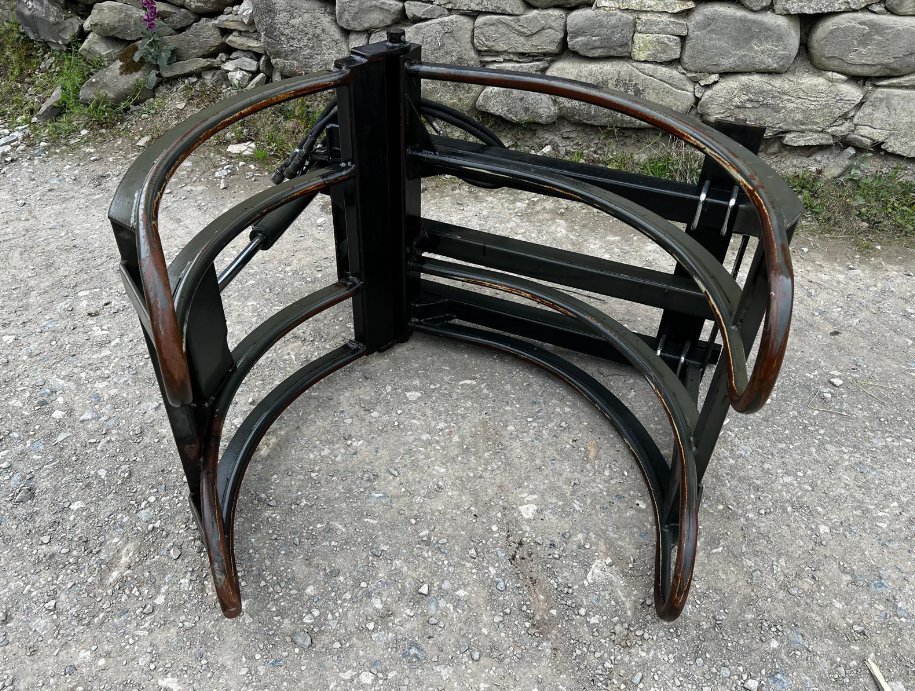 BALE GRAB SOFT HANDS ON JCB BRACKETS