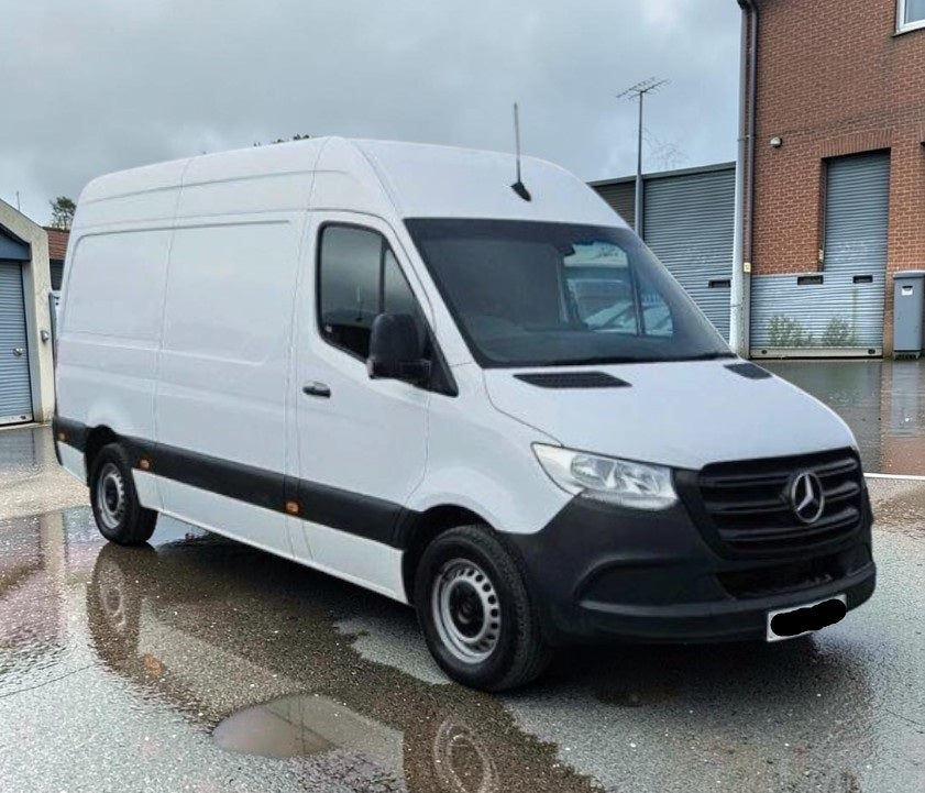 **(ONLY 71K MILEAGE)** 2021 MERCEDES-BENZ SPRINTER 315 PROGRESSIVE CDI L2H2 MANUAL DIESEL