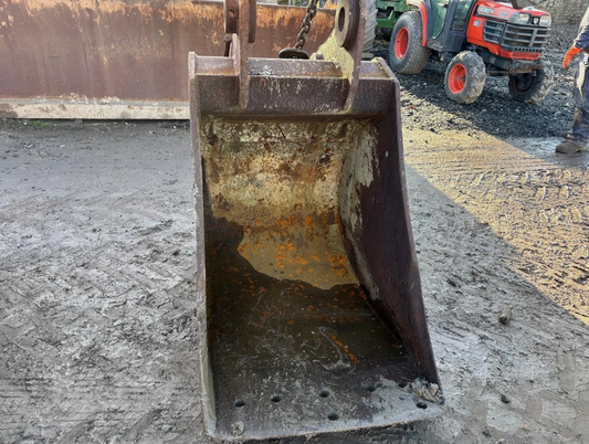 2FT 6IN EXCAVATOR DIGGING BUCKET 80MM PINS