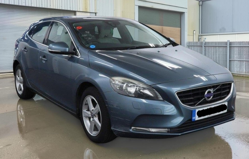 **(ONLY 24K MILEAGE)** 2013 VOLVO V40 SE T3 1.6 PETROL MANUAL HATCHBACK >>--NO VAT ON HAMMER--<<