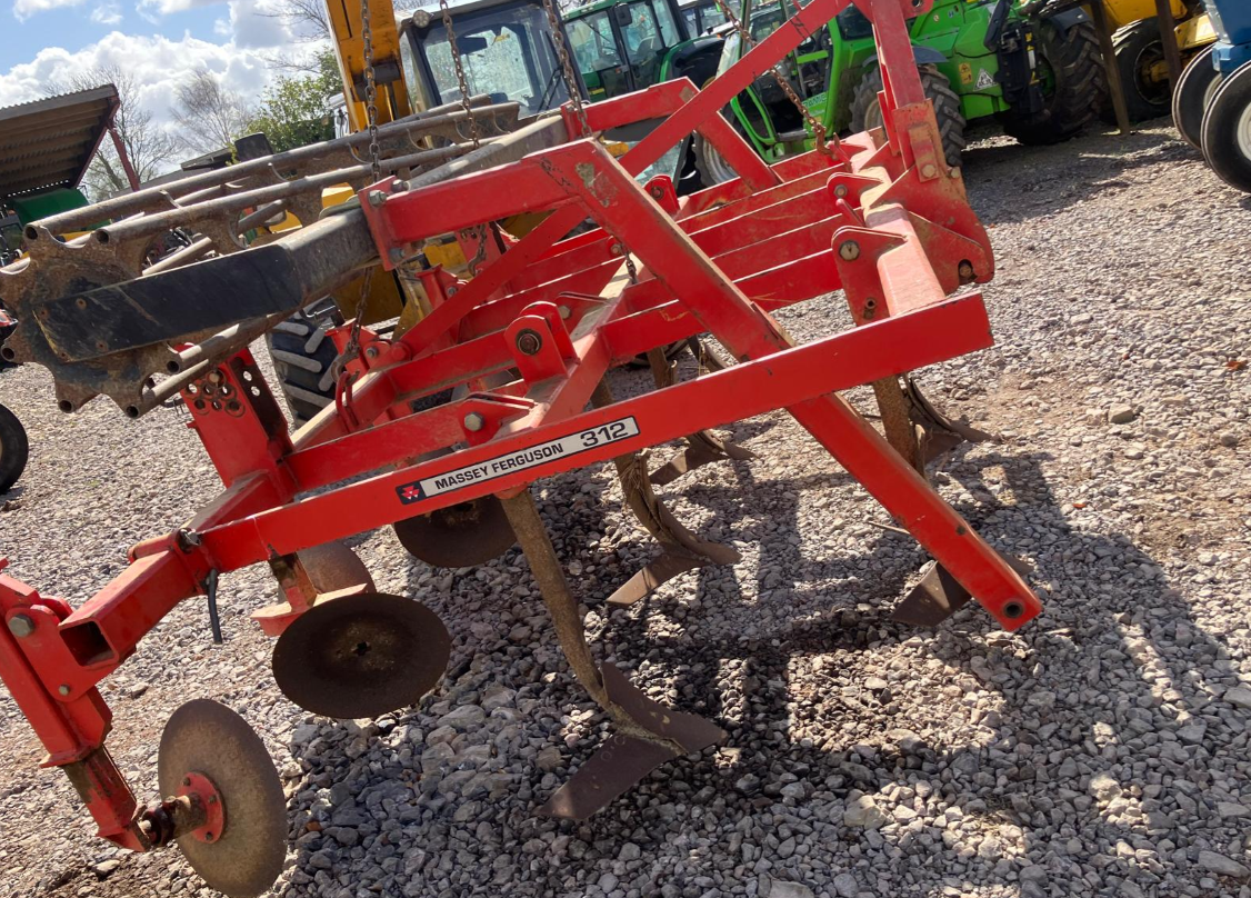 MASSEY FERGUSON 312 CULTIVATOR – 3M