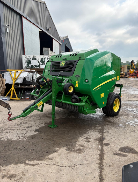 2014 JOHN DEERE F440M BALER