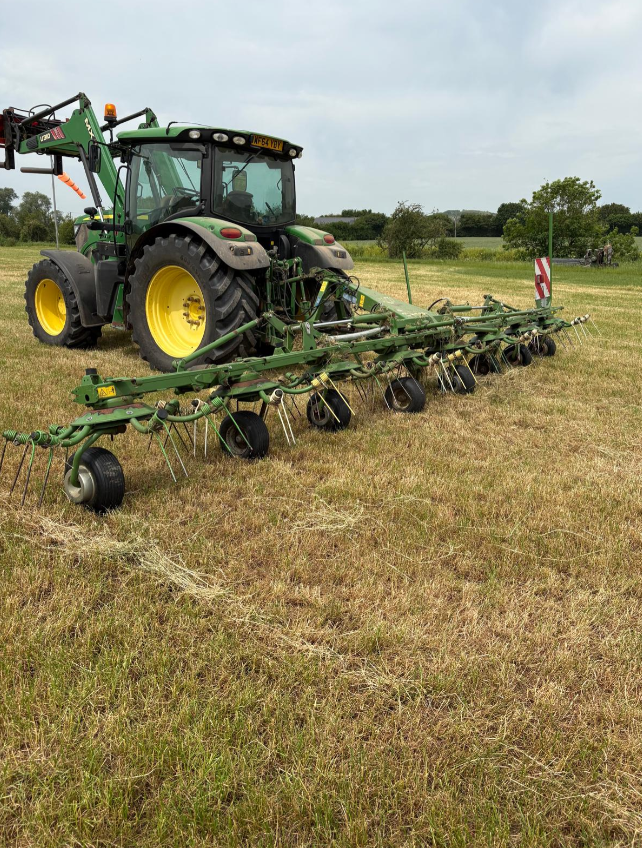 2017 KRONE KW8.82, 8 ROTOR TEDDER