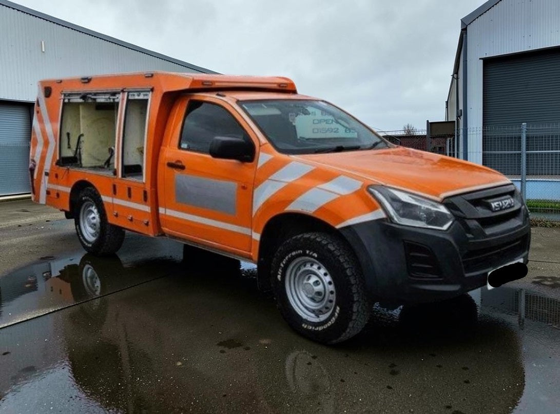 **(ONLY 103K MILEAGE)** 2020 ISUZU D-MAX 1.9 DIESEL ORANGE 4X4 SINGLE CAB UTILITY TRUCK