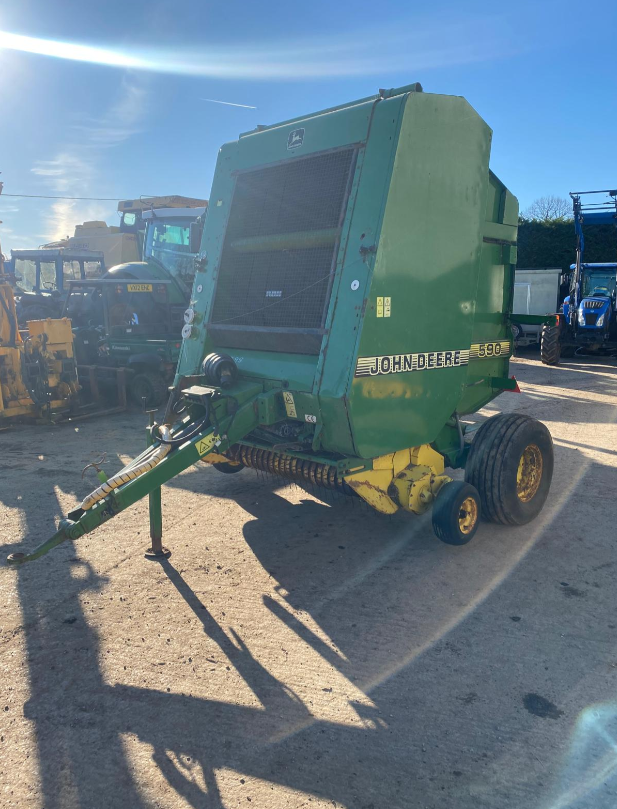 JOHN DEERE 590 ROUND BALER