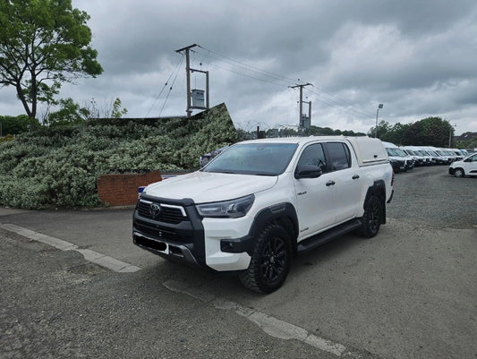 **(ONLY 102K MILEAGE)** 2023 TOYOTA HILUX INVINCIBLE X D-4D 2.8 DIESEL MANUAL PICK UP WHITE,