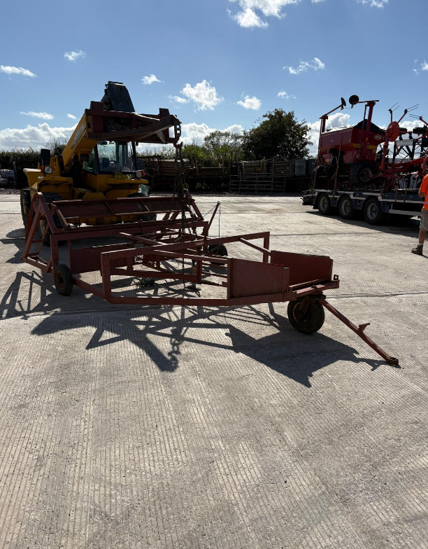 FLAT 8 BALE SLEDGE