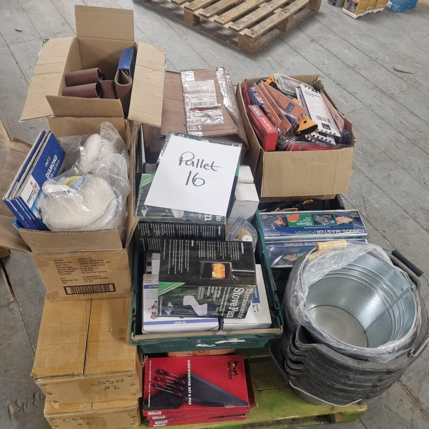 JOBLOT OF TOOLS, SAWHORSES, CUTTING DISCS AND ACCESSORIES RRP £4300