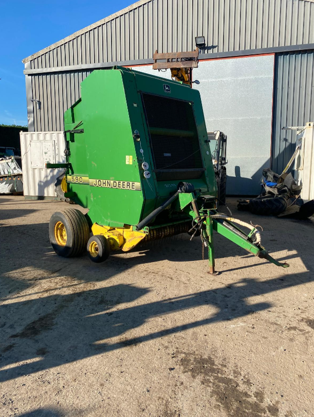JOHN DEERE 590 ROUND BALER