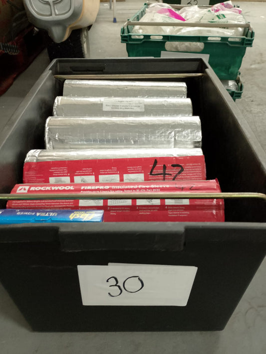 JOBLOT X 2 CRATES NUMBER 30 RESELLER CARBOOT MARKET