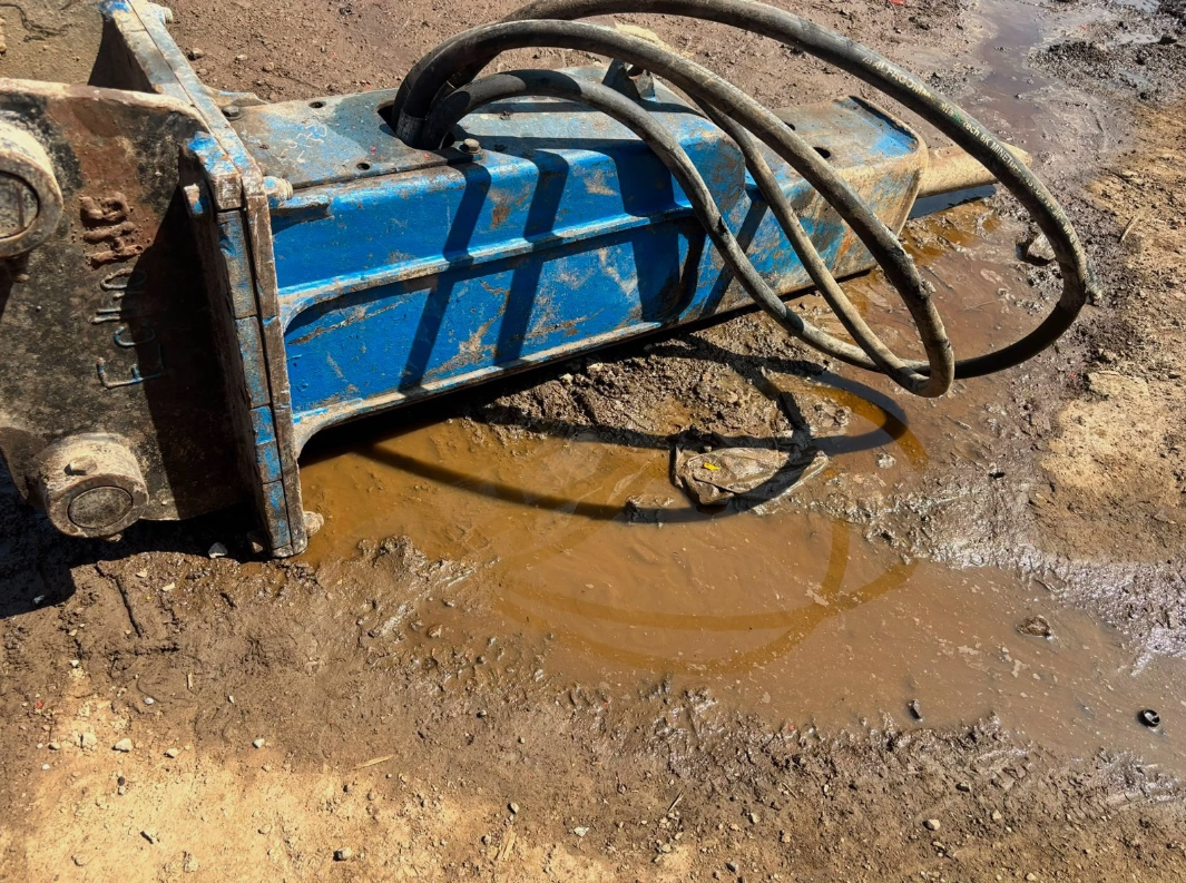 13/14 TONNE EXCAVATOR HYDRAULIC BREAKER / HAMMER