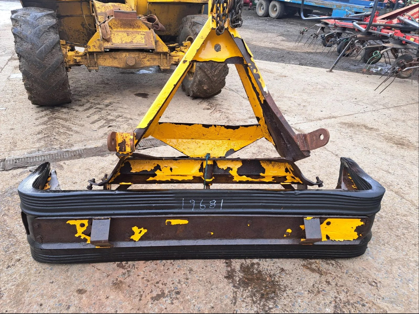 YARD SCRAPER