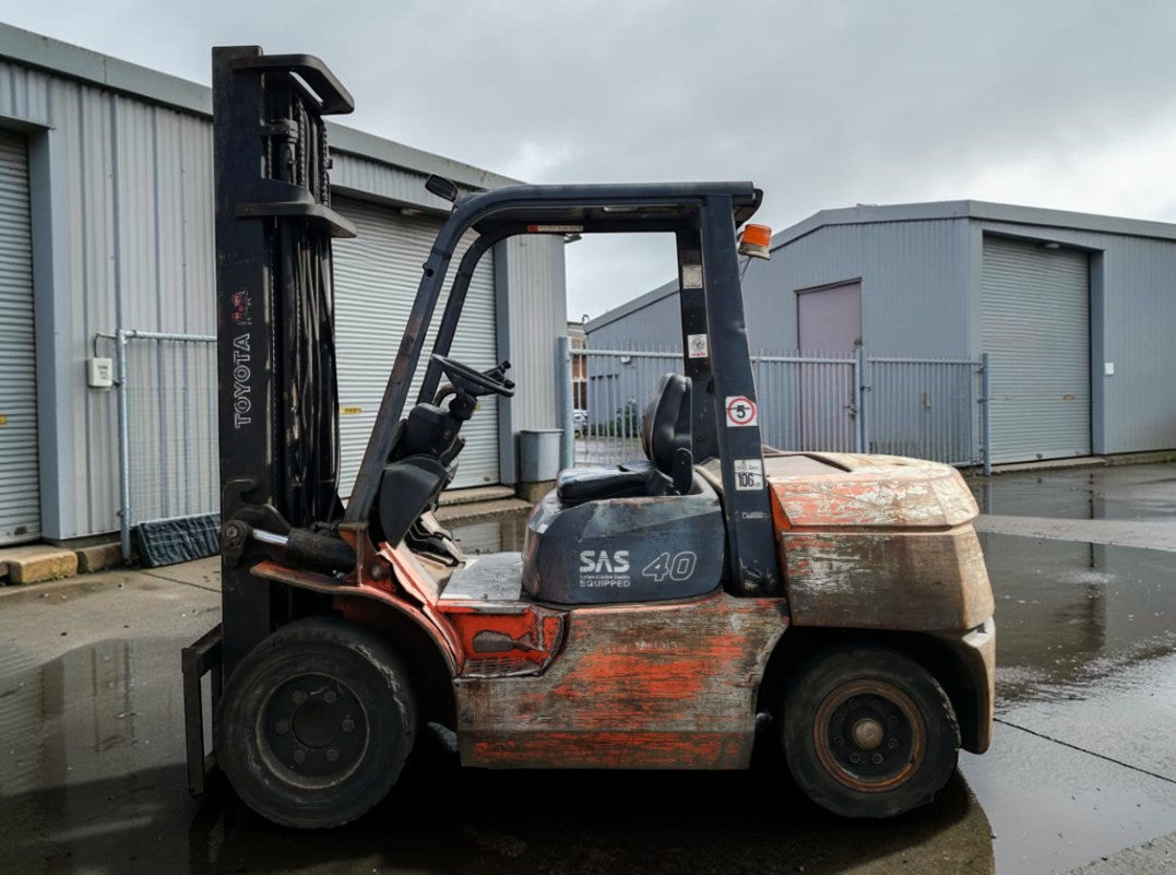 2003 TOYOTA 02-7FD35 4 TONNE DIESEL FORKLIFT