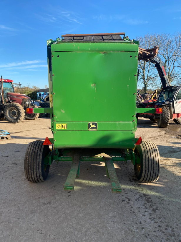 JOHN DEERE 590 ROUND BALER