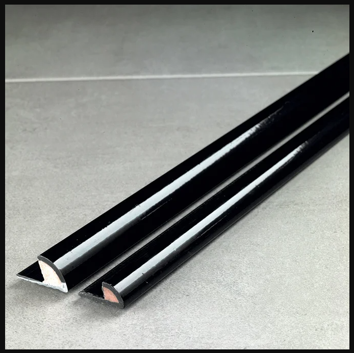 413 X BLACK ULTRA SHINE 9MM R.E. TRIM LENGTH 2.44M